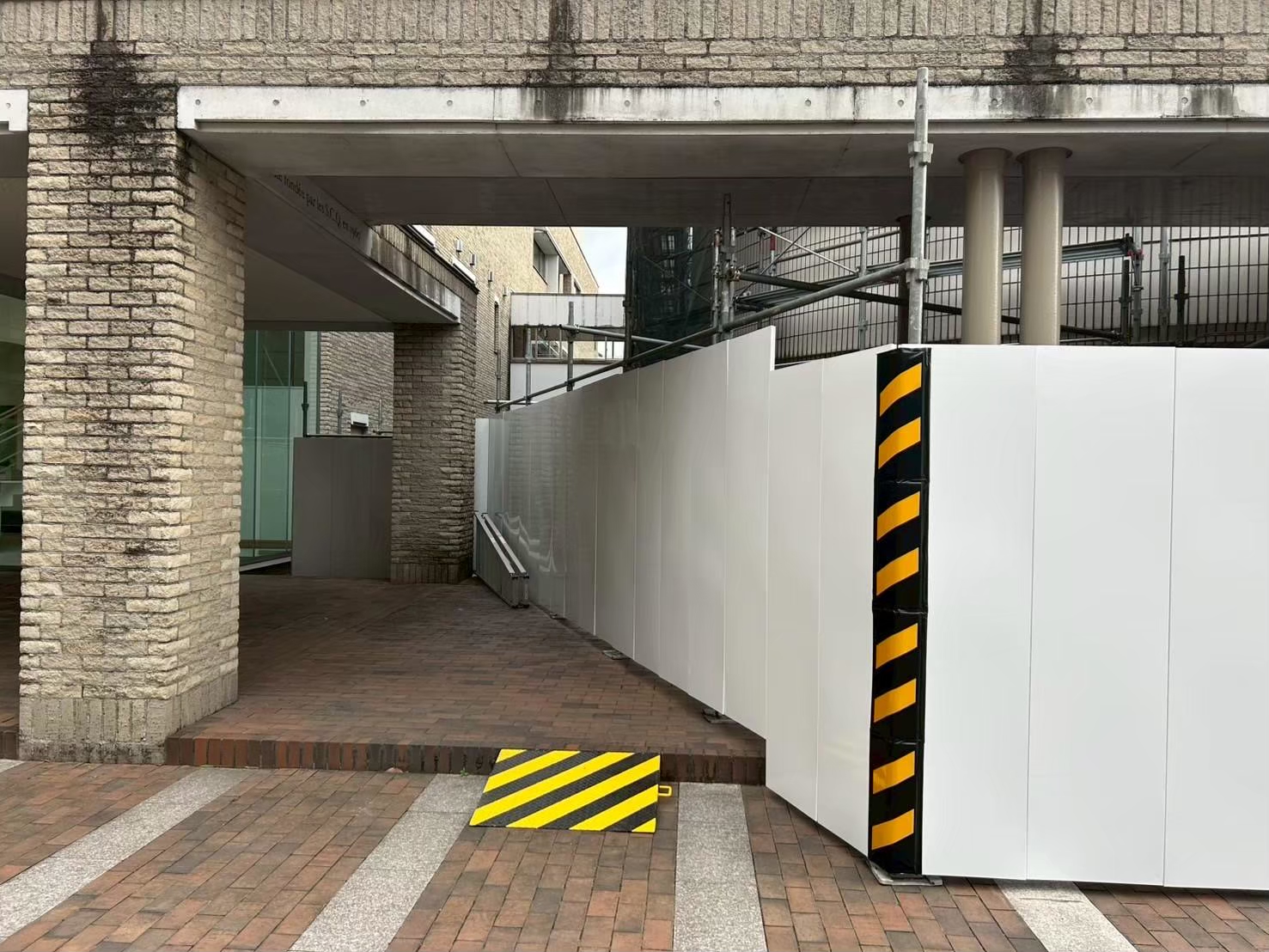 line_album_%e4%bb%ae%e5%9b%b2%e3%81%84300%ef%bd%8d%e3%80%80%e8%b6%85%e5%b7%a8%e5%a4%a7%e5%86%85%e9%83%a8%e3%80%80%e8%a4%87%e6%95%b0%e5%9b%9e_251221_25